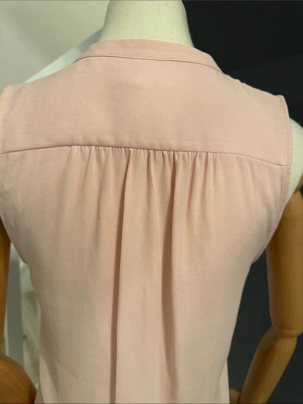 Anthropologie Brand Meadow Rue. Sleeveless Scallop-Trim. Blush Pink. Size 4 - Picture 5 of 9